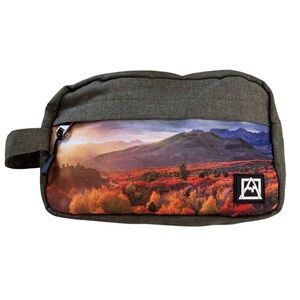 Avalanche Outdoor Supply Co Essentials Mountain Landscape Print Men's travel Bag